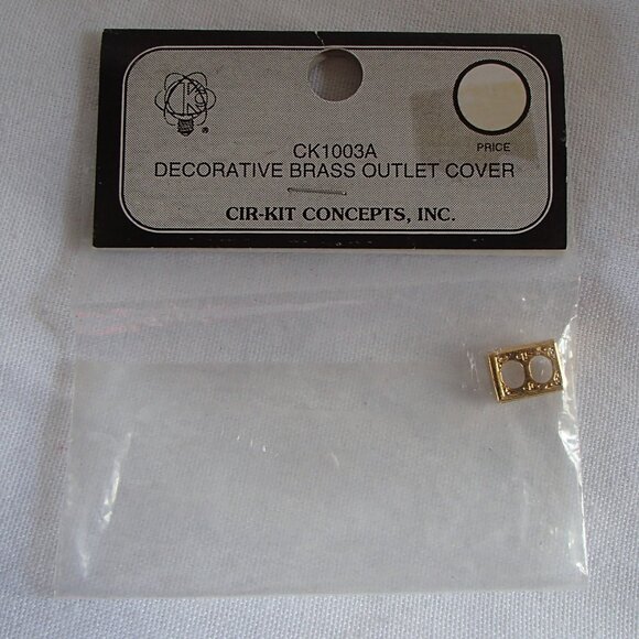 Cir-Kit 1003A Decorative  Brass Outlet Cover: Dollhouse Miniatures 1:12 Scale - Picture 1 of 7